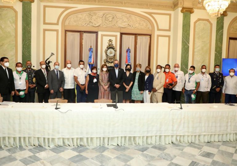 Abinader reconoce labor de rescatistas del Teleférico de Puerto Plata
