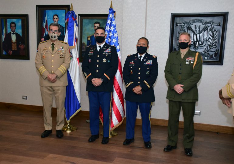Condecoran con “Orden al Mérito Militar” a Oficiales Ejército de Estados Unidos de América
