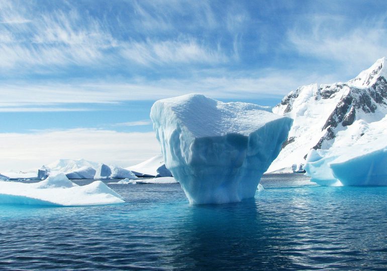 El hielo ártico se derrite dos veces más rápido de lo previsto, según un estudio británico