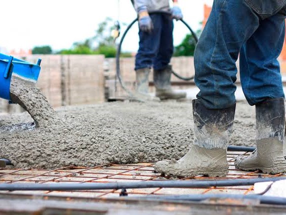 Productores de cemento presentan informe de logros y desafíos de la industria