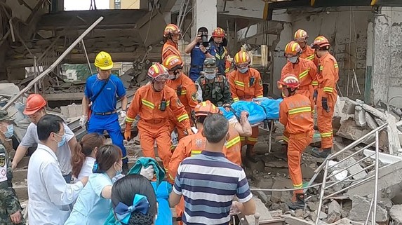 Ocho detenidos en China después de explosión de gas que dejó 25 muertos