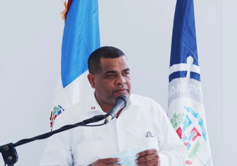 VIDEO | Detienen al alcalde de Barahona, supuestamente por violar el toque de queda