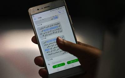 Una provincia de Pakistán amenaza con cortar el teléfono a los antivacunas