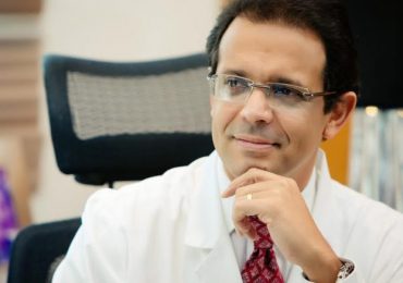 Doctor Ureña tras tercera vacuna: "RD no es un laboratorio"