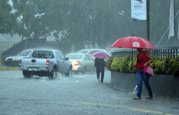 Onamet mantiene bajo alerta meteorológica a 4 provincias debido a incidencia de vaguada