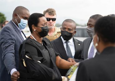 Viuda de presidente asesinado regresa a Haití para los funerales