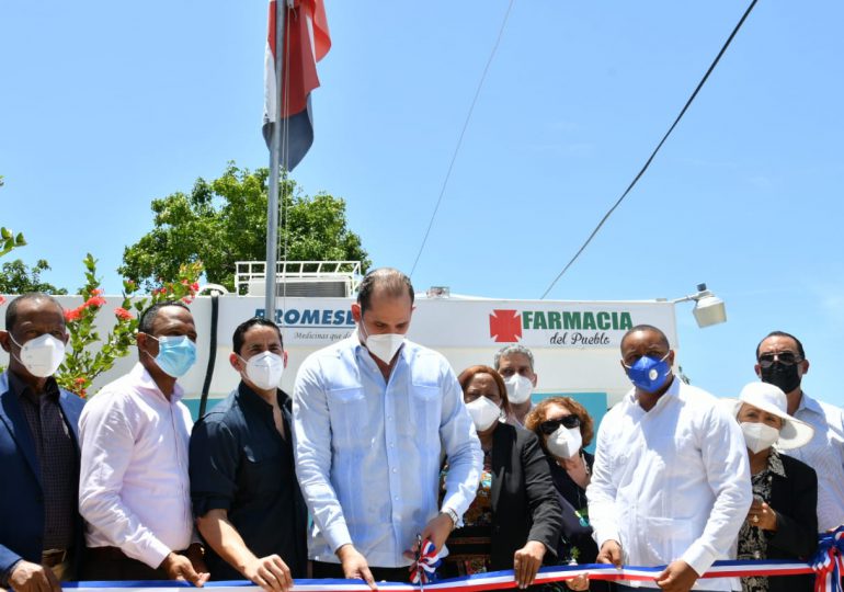 Inauguran cuatro Farmacias del Pueblo en Barahona y Bahoruco