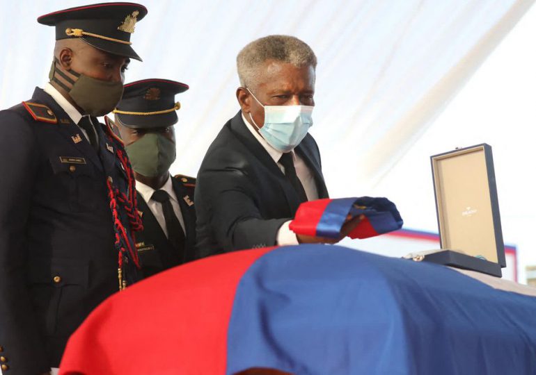 Haití se despide del asesinado presidente en medio de tensiones