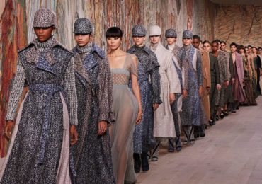 Dior, un verdadero estímulo para los sentidos en su desfile de alta costura