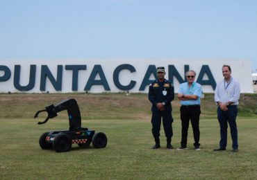 CESAC y Aeropuerto Internacional de Punta Cana realizan simulacro de detección de explosivos con un robot