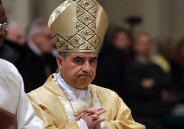 El Vaticano juzgará a un cardenal y sus acólitos por inversiones fraudulentas