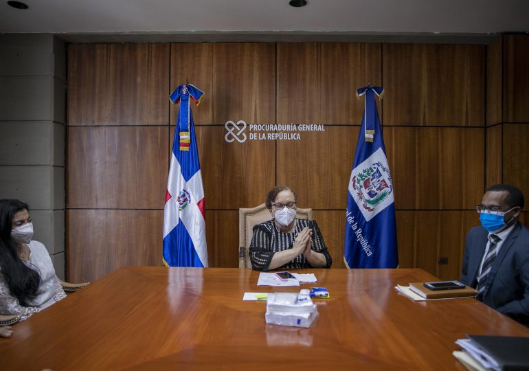 Procuradora General y fiscal de Santiago coordinan acciones contra el crimen organizado