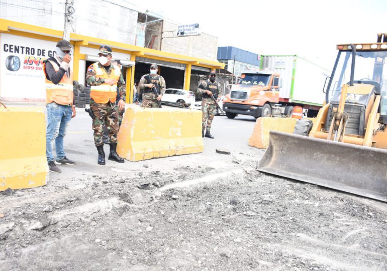 Comisión militar de MOPC cierra 53 pasos ilegales en la autopista Duarte