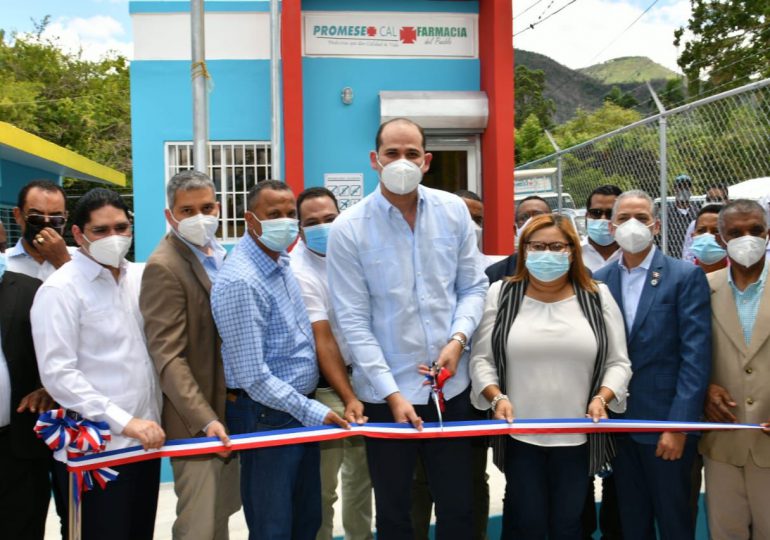 Promese/Cal inaugura cuatro Farmacias del Pueblo en Azua