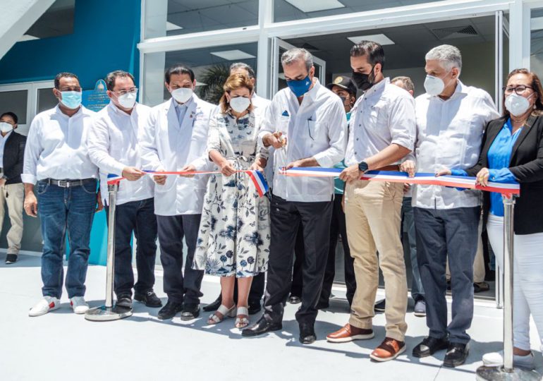 Presidente Abinader participa en inauguración de Centro de Diagnóstico en Santiago