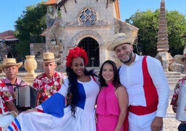 Adamari López y La Rosalía de visita en República Dominicana