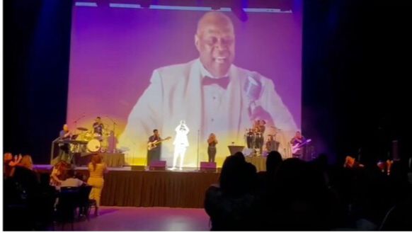 VIDEO | Wason Brazobán rinde tributo a Johnny Ventura en concierto Miami