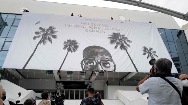 El Festival de Cannes llama al orden: "La mascarilla es obligatoria"