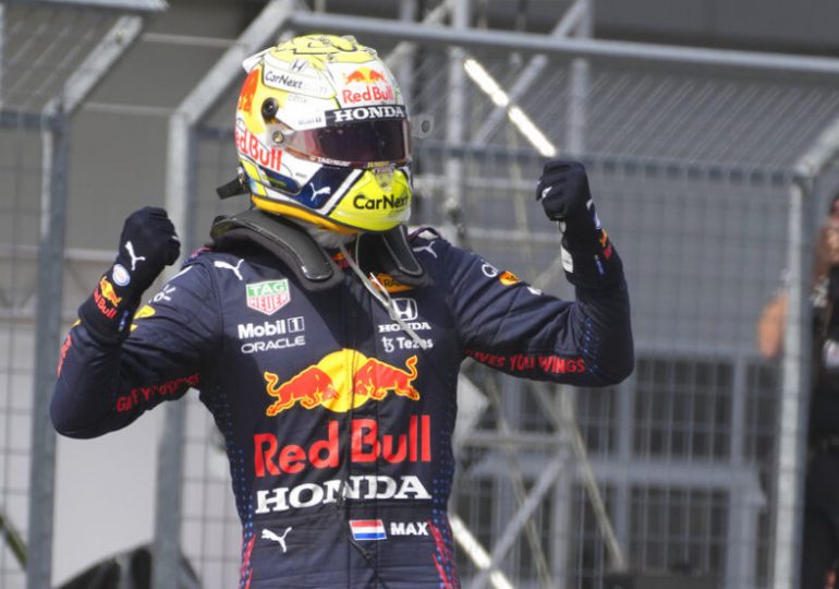 Verstappen firma su tercera victoria seguida y aumenta ventaja con Hamilton