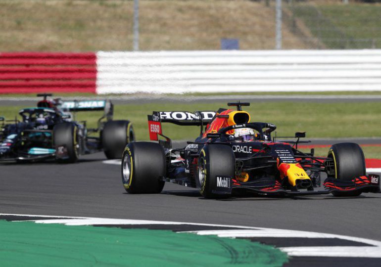 Hamilton y Verstappen se ven las caras en Hungría tras accidente de Silverstone