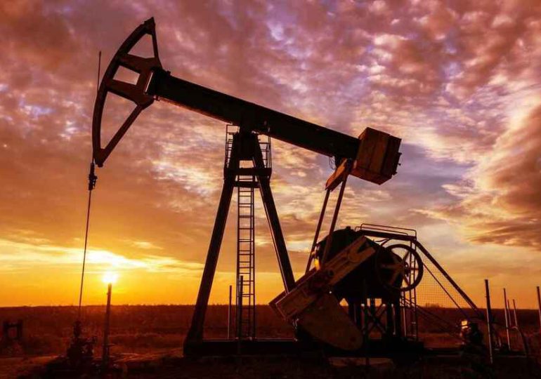 Precios del petróleo caen por cuarta sesión consecutiva