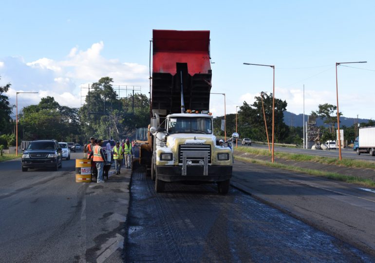 Obras Públicas habilitará carril provisional en La Penda en autopista Duarte por construcción retorno vehicular