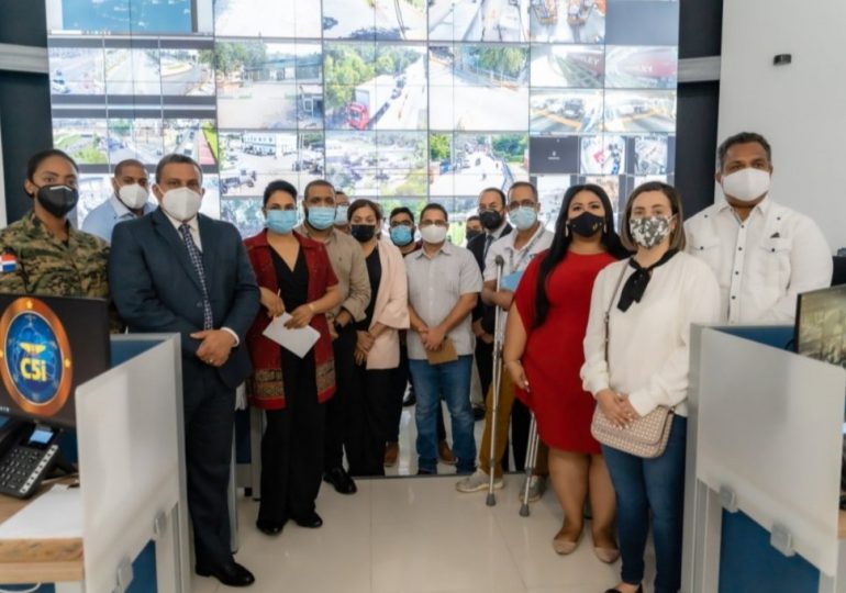 Periodistas visitan el Centro de vigilancia de la República Dominicana, C5i