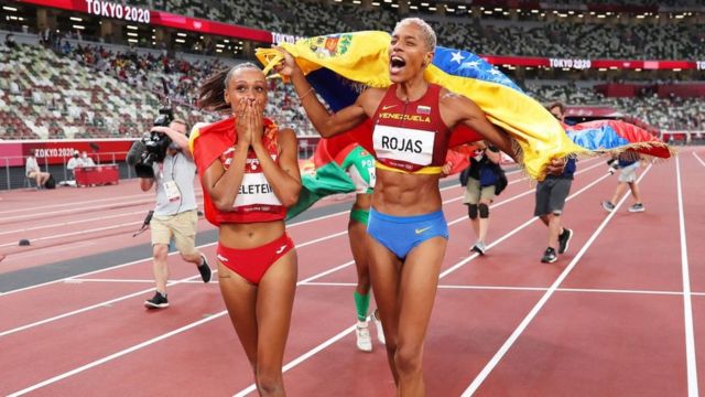 Histórico: la venezolana Yulimar Rojas conquistó el oro en salto triple y estableció un récord mundial