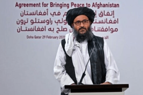Director de la CIA se reúne en secreto con líder talibán en Kabul