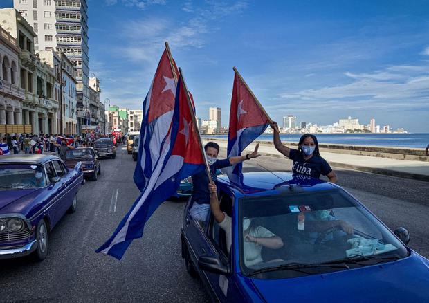 Jóvenes comunistas se manifiestan en La Habana por la "paz y tranquilidad"