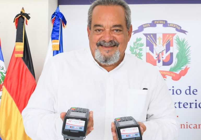 Consulado dominicano en Los Ángeles acepta pagos con tarjetas