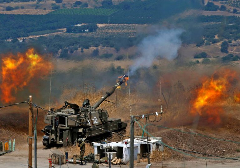 Hezbolá lanza cohetes contra Israel, que replica con ataques