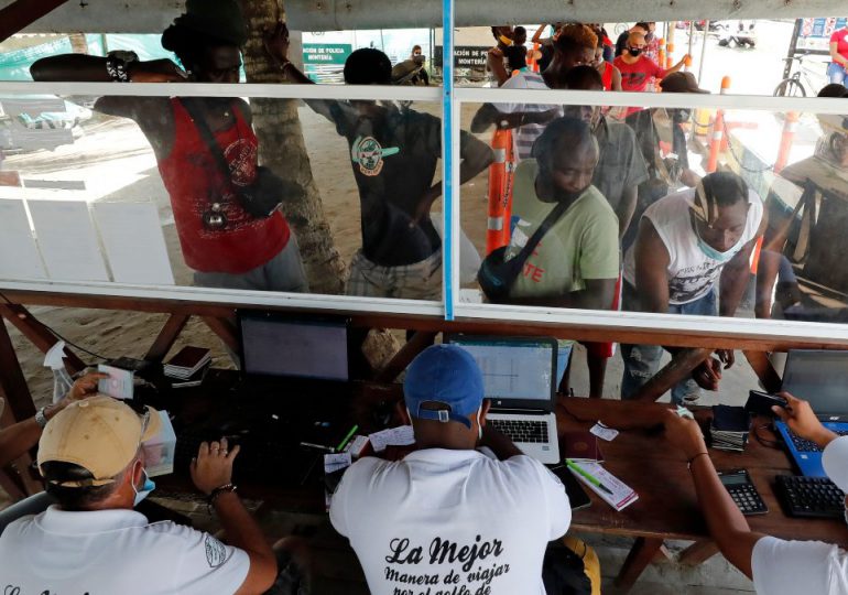 Panamá y Colombia buscan acuerdo para evitar "crisis migratoria"