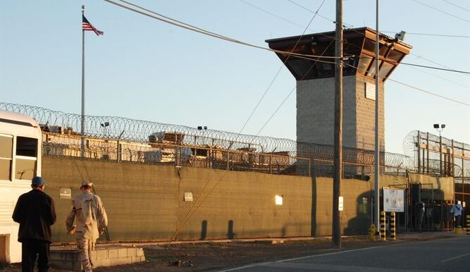 Legisladores de EEUU instan a Biden a cerrar la prisión de Guantánamo
