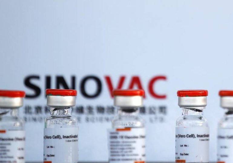 Chile anuncia instalación de dos plantas de Sinovac para producción de vacunas
