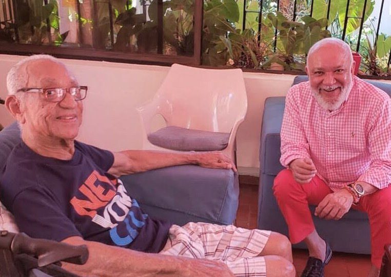 Muere padre de Jochy Santos a los 93 años