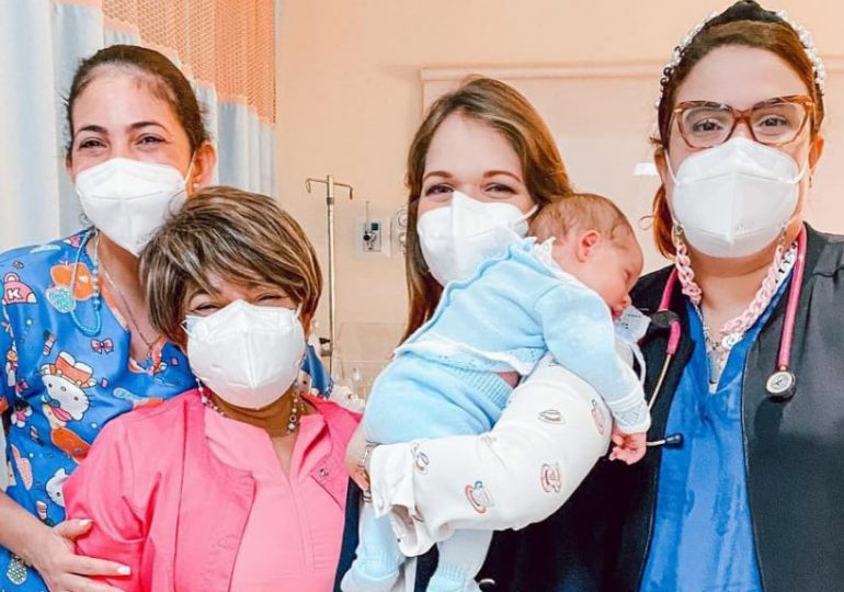 Dan el alta médica a bebé de Zeny Leyva, luego de ocho días de hospitalización