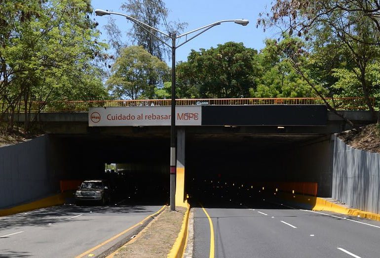 Instituciones públicas afirman resolverán oscuridad del túnel de la avenida Núñez de Cáceres