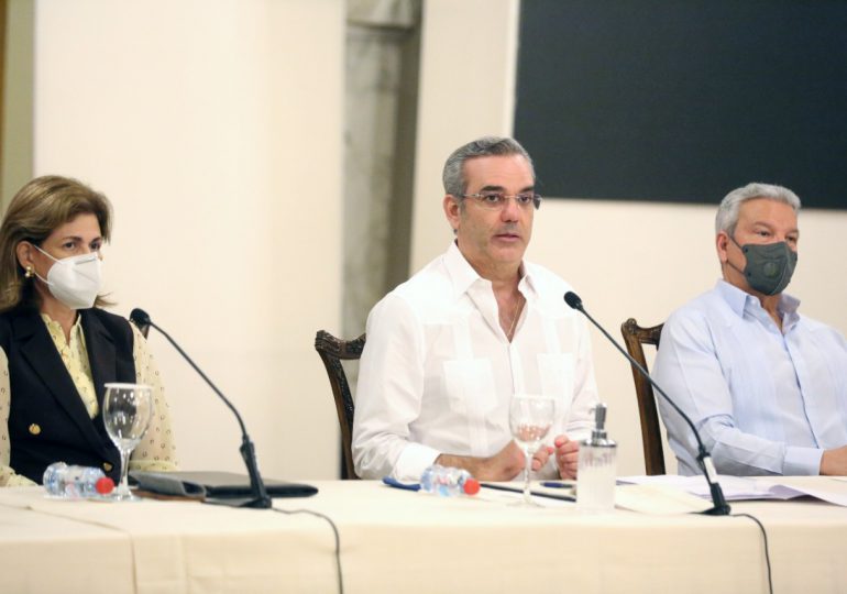 Video | Gobierno instruye a organismos de socorro proteger familias ante paso fenómeno atmosférico