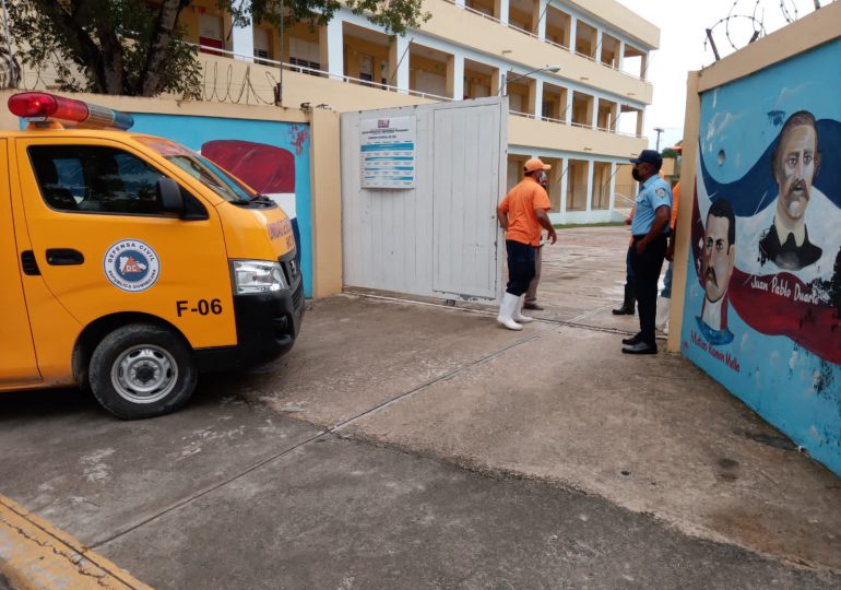 Defensa Civil realiza perifoneo preventivo en  albergues ante el paso de tormenta tropical Fred