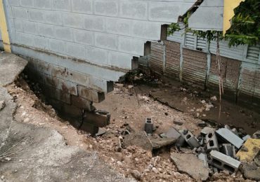 Fred ocasiona daños en escuelas de Santo Domingo, Yamasá y Neyba; Minerd repara