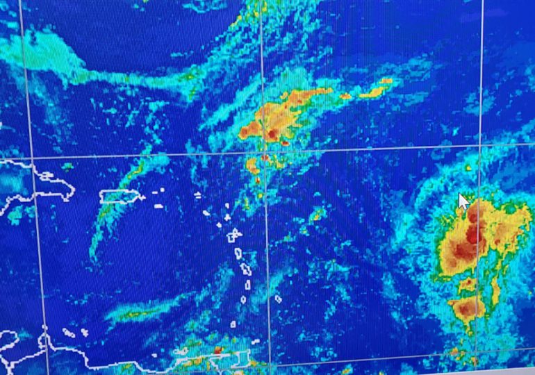 VIDEO | Onda tropical con 80% de convertirse en ciclón tropical en las próximas 48 horas