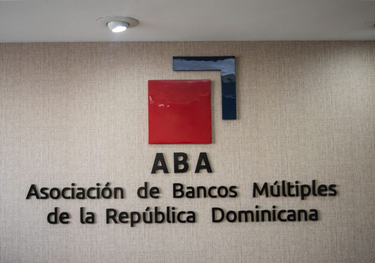 Bancos múltiples acuerdan principios para gestión de cobros de deudas