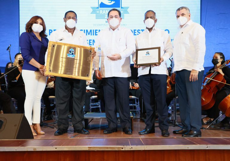 SNS entrega premios a mejor desempeño hospitalario