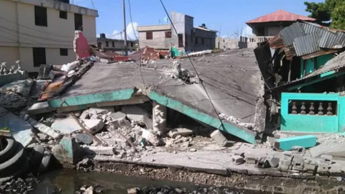 Presidente Luis Abinader ofrece facilitar ayuda a Haití tras sismo