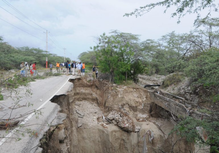 MOPC dispone reconstrucción de cinco puentes colapsados por depresión Grace en Barahona