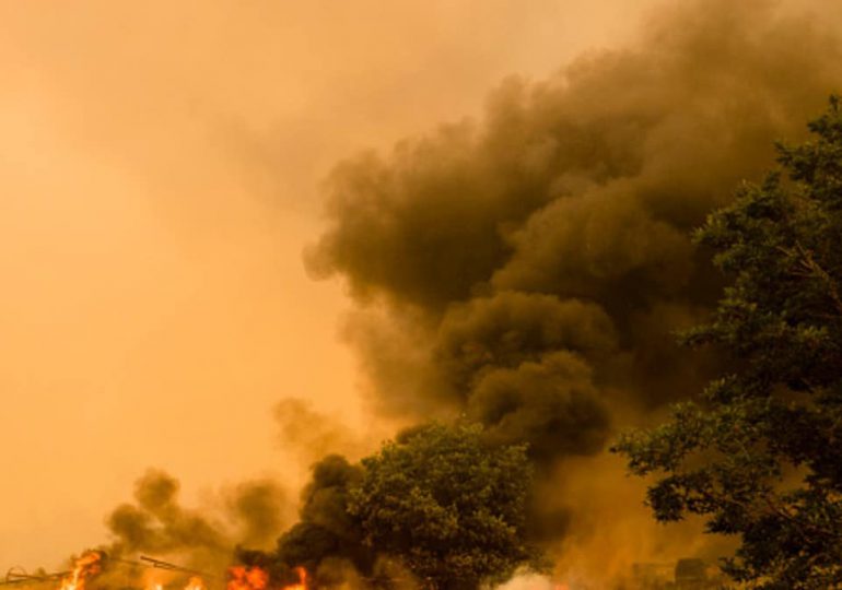 Nuevo incendio forestal explota cerca de la capital de California
