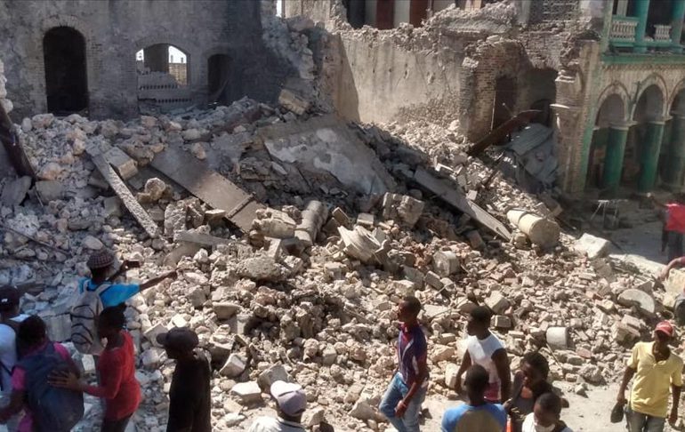 Haití declara tres días de duelo tras terremoto