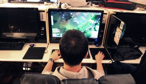 China limitará a tres horas semanales los videojuegos en línea para menores