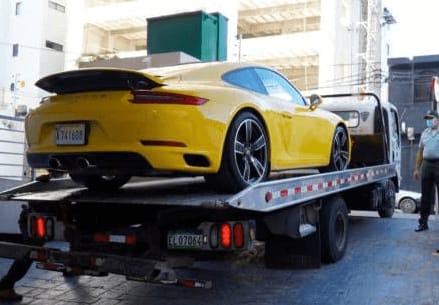 DIGESETT somete denuncia contra conductor del Porsche amarillo por intento de homicidio a su agente